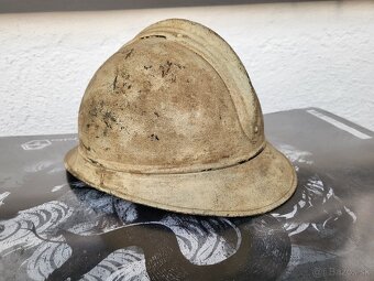 Prilba helma Adrian WW1 zdravotnik
- 9