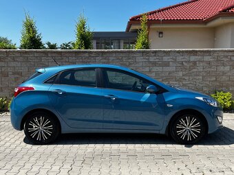 Hyundai i30 1.6i - 9