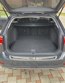 Volkswagen GOLF 2.0 TDI M6 - 9