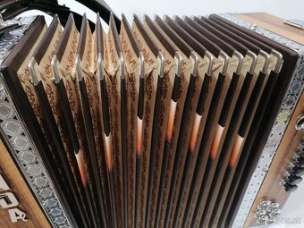 Heligónka Munda - 9