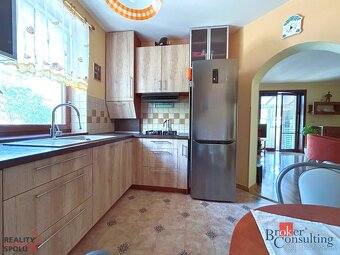 NA PREDAJ / Rodinný dom s bazénom a saunou / Šarišské Bohdan - 9