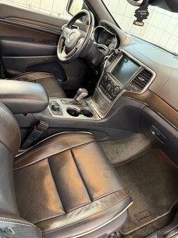 Jeep Grand Cherokee Overland - 9