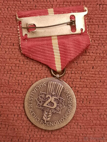 Medaile, vyznamenania ČSSR - 9
