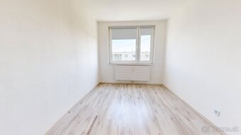 Slnečný 4 - izbový byt na Mostovej ulici - NA PREDAJ - 9