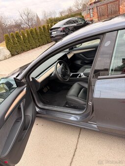 Tesla Model 3 RWD | 2022 | TOP stav - 9