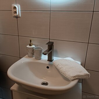 Moderný byt s klimatizáciou a parkovaním - 9