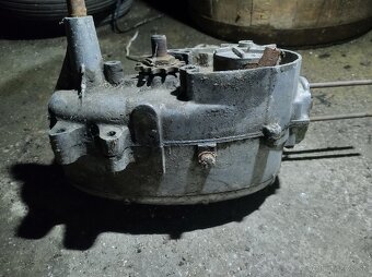 Jawa - CZ motor blok valec hlava puklica kolesá - 9