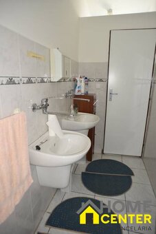 NA PREDAJ AREÁL S MUROVANOU HALOU, VÝROBNÝM PRIESTOROM, 6580 - 9