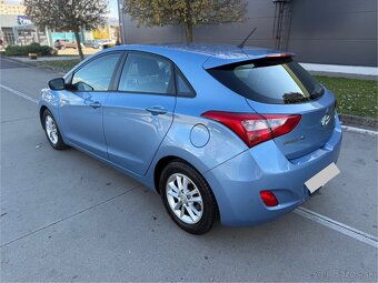 Hyundai i30 Hatchback 1.6 GDi Trikolor 6MT, Benzín 99 kW// - 9