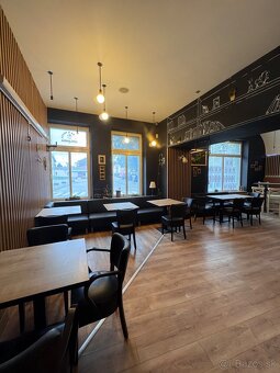 đ Na prenĂĄjom obchodnĂ© priestory â centrum VrĂștky - 9