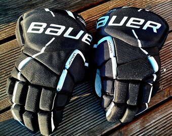 Hokejova vystroj - 9