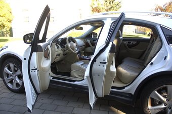 Infiniti QX70 3.0D Premium 175kw AT7 TOP stav - 9