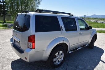 Nissan Pathfinder 2.5 dCi terénne - 9