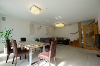 Luxusný 5i. RD, Pezinská ul., 2x PARKING, KLÍMA, TERASA - 9