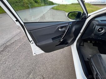 PREDAM TOYOTU AURIS 1,6 97kw 2017 - 9
